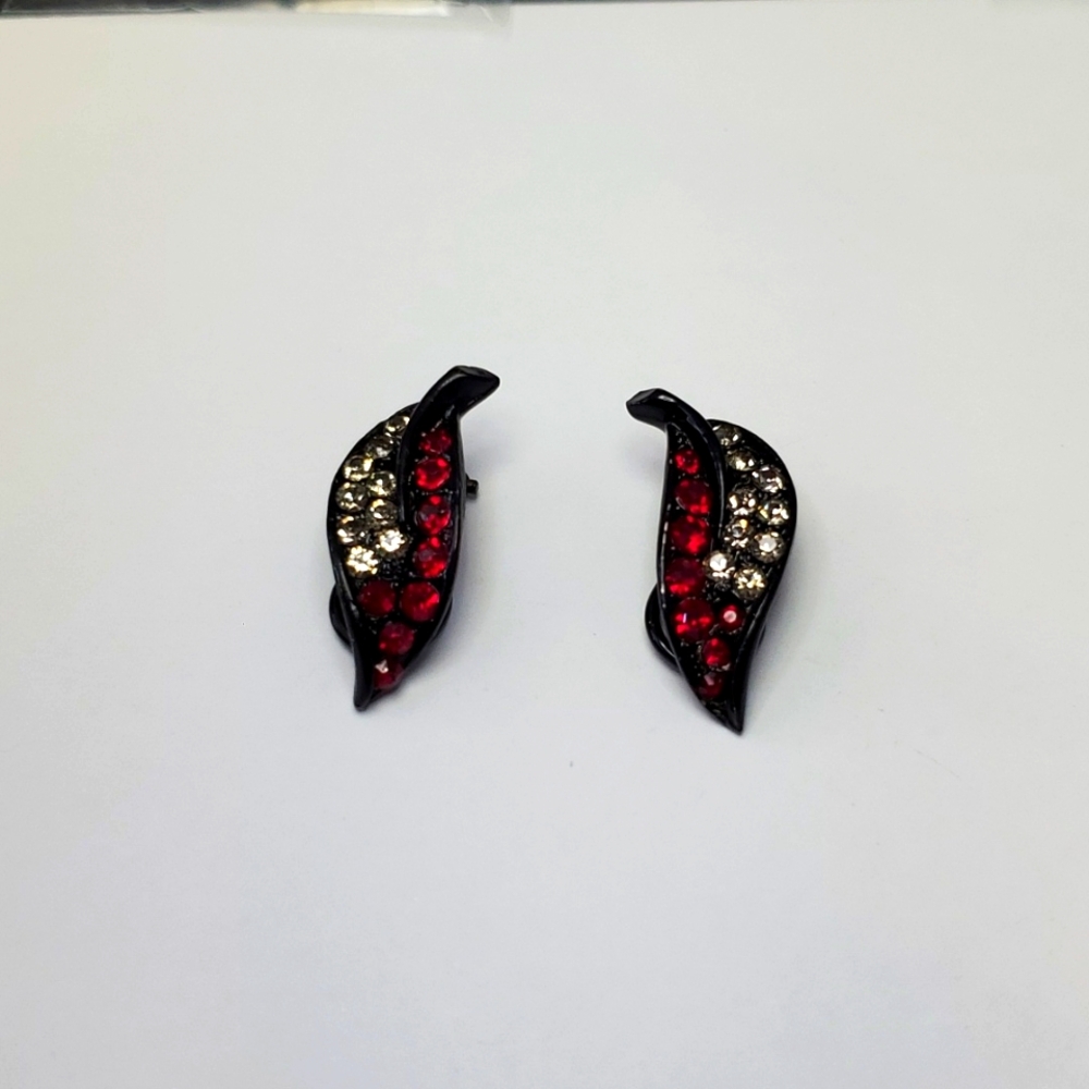 Clip on vintage leaf earrings